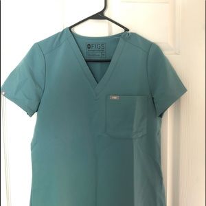 Gigs Women Scrub Top